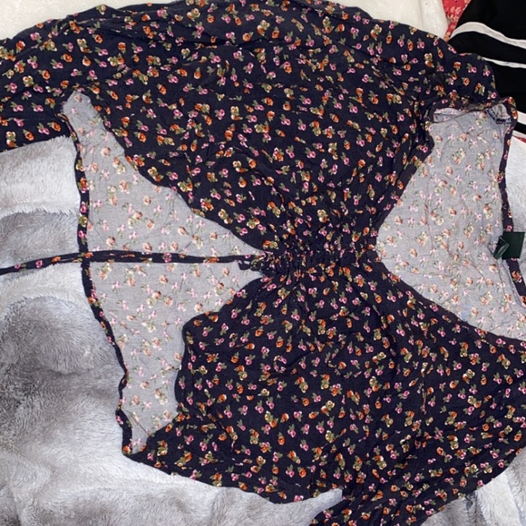 Floral Crop Top - Picture 1 of 2
